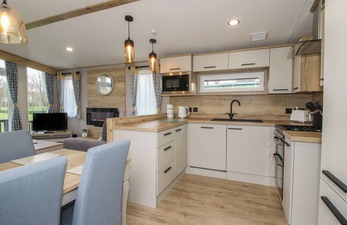 Aymestrey Cabaña | HERON, family friendly, character holiday cottage in Shobdon