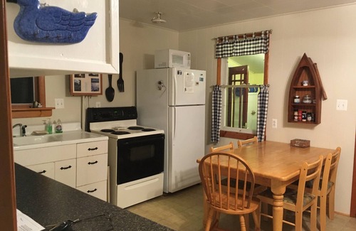 Bradford Cabaña | Heron Hideaway: Lamoka Cottage w / Private 3/4 Acre Lot, 135 'Flat Lakefront