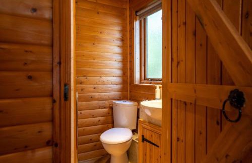 Thurstonfield Casa | Heron Lodge with Hot-tub