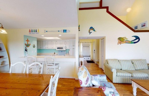 Pawleys Island Villa | Heron Marsh Escape Split Level Villa Lake Views