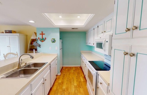 Pawleys Island Villa | Heron Marsh Escape Split Level Villa Lake Views