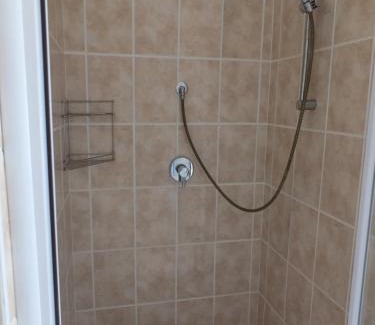 West Bank Apartamento | Heron Place sunny self-catering garden flatlet