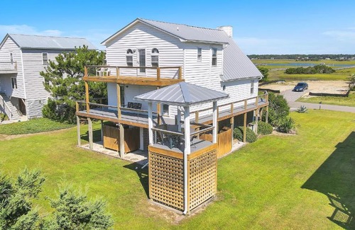 Oak Island Casa | Heron Pointe by Oak Island Accommodations