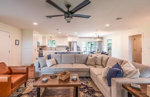 Ferriday Casa | Heron's Cove Lake House with dock and kayaks