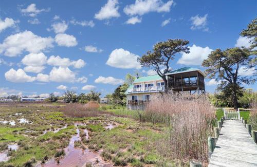 Deep Hole Casa | Heron's Cove on Salt Meadow - Pet friendly, waterfront home!
