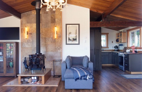 Cape Meares Casa | Heron's Hearth Beach Bungalow