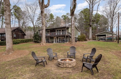 Troutman Casa | Heron’s Landing – Fire-pit, kayaks, & paddle board