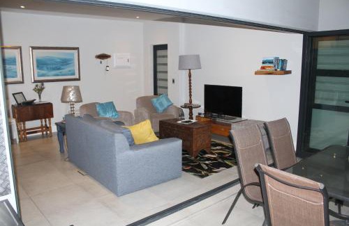 Lake Brenton Apartamento | Heron's View - lagoon views and solar power @Lake Brenton, Knysna