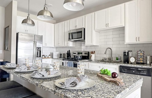 Cornelius Apartamento | Herons Cove, Elevator, 4th Floor Views, Gym, Pool