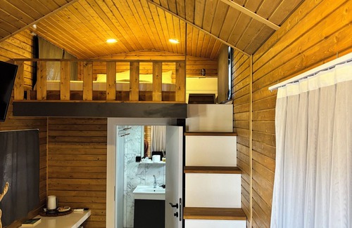 Ezine Cama Y Desayuno | Herrera Otel & Tiny Houses