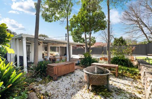 Fullarton Casa | Herringbone Cottage - Unique Garden Escape CBD