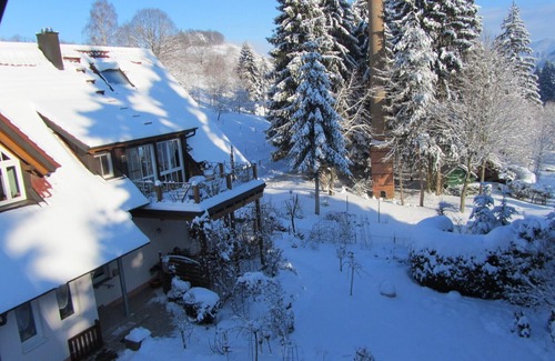 Berghaupten Apartamento | Herrlich an Wald u. Wiesenrand,ruhige Lage. Erdgeschoss, Terrasse ,fam. mit Kind