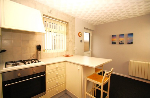 Moelfre Casa | Heulwen - sleeps 7 - Moelfre - Anglesey