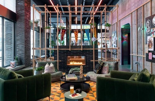 Goose Hollow Casa | Hey gorgeous! You seem like you’re up for a good time.