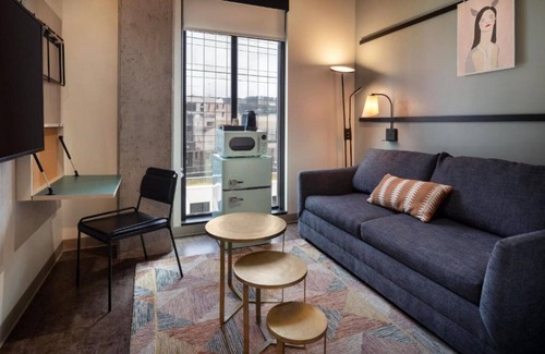 Goose Hollow Casa | Hey gorgeous! You seem like you’re up for a good time.