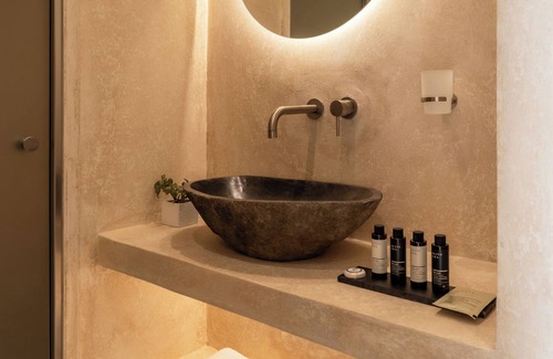 Perissa Hotel | Heyday Luxury Suites