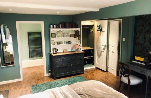 Royston Casa | Heydon Guest Suite