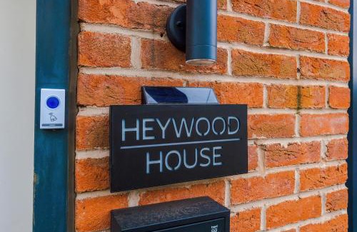 Heywood Casa | Heywood House - Contractor stays by Niji Short Stays