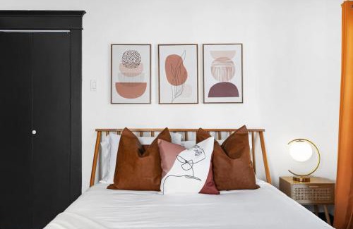 Alamitos Beach Casa | HGTV Featured Modern Craftsman Mins2Beach GameRm