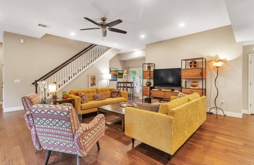 Northwest Hills Casa | HGTV Featured Property! - Pet Friendly, Beautiful, Comfy Home - Central Location! by RedAwning