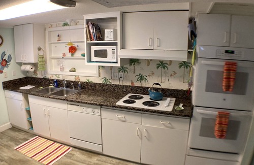 Folly Field Cabaña | HHI COTTAGE 2 MIN WALK TO BEACH, 35' PRIVATE POOL, DOG FRIENDLY, ROOMY HOME