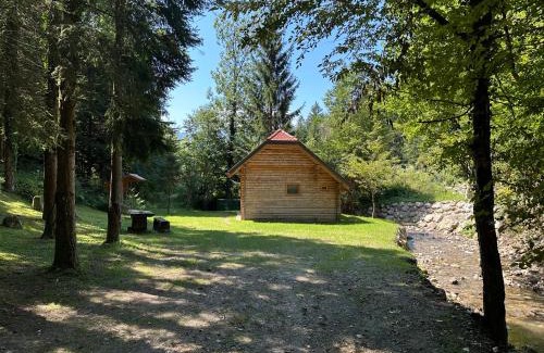Ljubno Casa | Hiška ob potočku