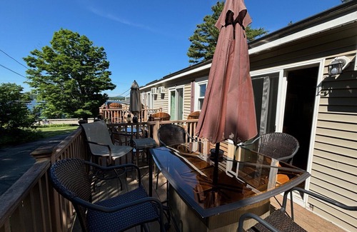 Laconia Condominio | Hi Spot Studio with shared beach on Winnipesaukee!