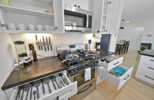 Garden Oaks Casa | Hialeah, Spacious, Pet Friendly