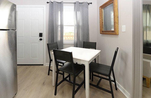 Columbus Casa | Hiawatha Hideaway - Darling 2 BR w/ Private Backyard
