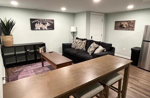 Winston - Salem Apartamento | Hibernation Station - No Cave Required