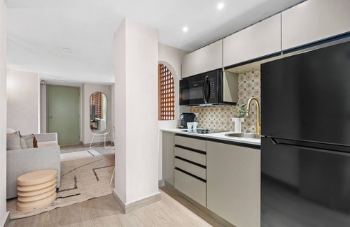 Condado Hotel | HiBird- Apartment and Suites Hotel