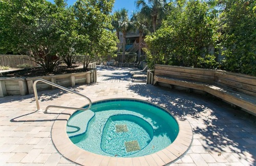 Butler Beach Casa | Hibiscus A103 [2/2] Free Activities! & Oceanfront Wifi 3 Pools