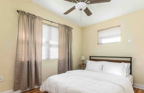 Royal Palm Beach Casa | Hibiscus Getaway