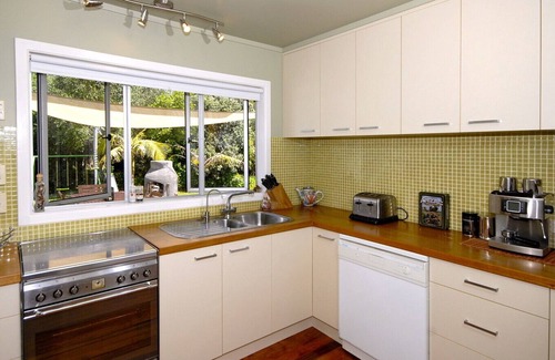 Matapouri Cabaña | Hibiscus - Matapouri Holiday Home