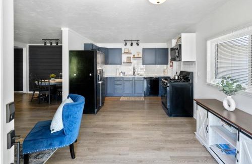 Douglas Casa | Hickory Cottage - Short distance to downtown, beaches, and breweries