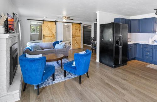 Douglas Casa | Hickory Cottage - Short distance to downtown, beaches, and breweries