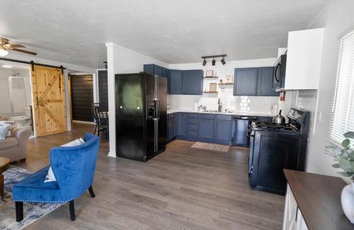 Douglas Casa | Hickory Cottage - Short distance to downtown, beaches, and breweries