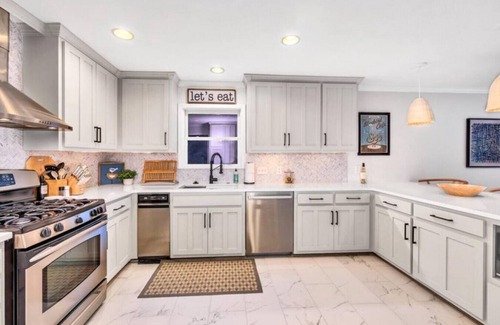 Gallatin Casa | Hickory Dickory Dock - Nashville Lakefront Family Retreat