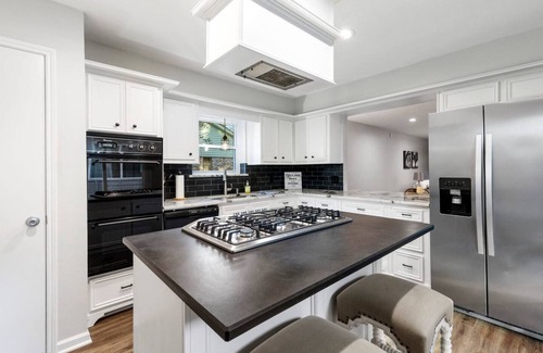 The Woodlands Casa | Hickory Haven-CLEAN-Updated - The Woodlands - Private home