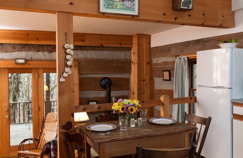 Logan Cabina | Hickory Hollow Cabin