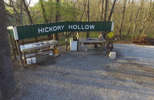 Clinton Cabina | Hickory Hollow Resort