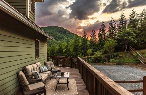 Gerton Casa | Hickory Nut Hideaway by AvantStay Mountain Views