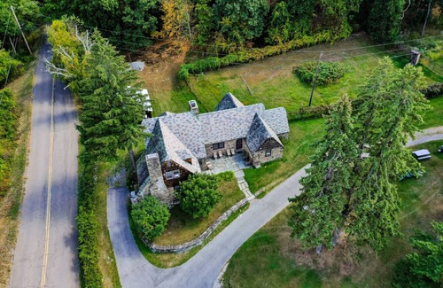 Fishkill Casa | Hickory on Willow Lake