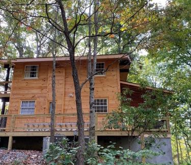 Almond Casa | Hickory Ridge - HotTub - GSMNP, NOC, Train and Fontana Lake