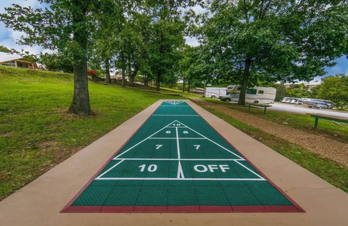 Branson Condominio | HICV Holiday Hills Resort 1br suite Saturday check-in
