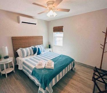 Boardwalk Casa | Hidden Beach Bungalow