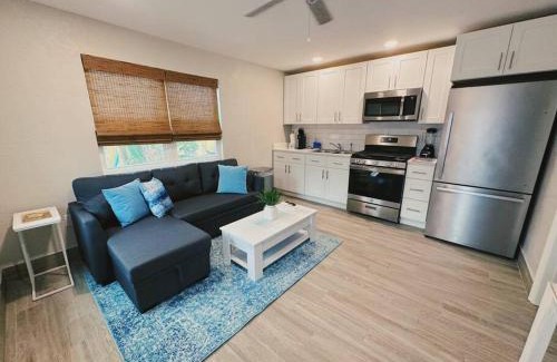 Boardwalk Casa | Hidden Beach Bungalow
