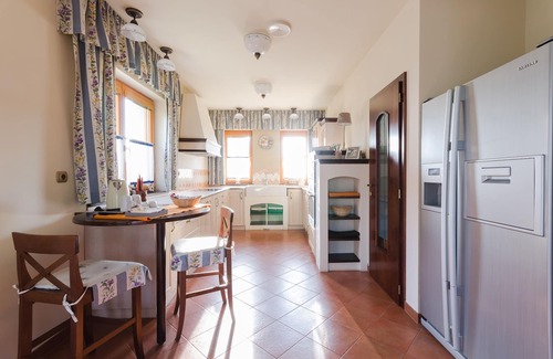 Gyorujbarat Villa | Esquina oculta de la tranquilidad - Recreación en el idílico Győrújbarát