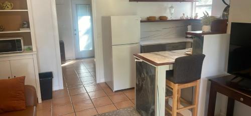 Oldsmar Casa | Hidden Cottage