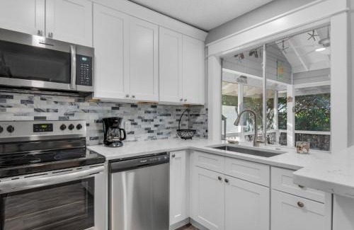 Miramar Beach Apartamento | Hidden Dunes Cottage 169 by Newman-Dailey